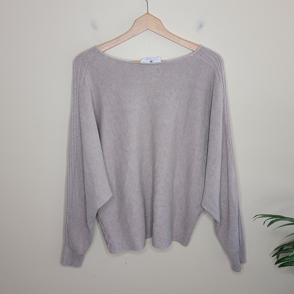 Everyday Chic Boutique | Taupe Ribbed V-neck Bat Wing Sweater Size Large - Picture 5 of 5